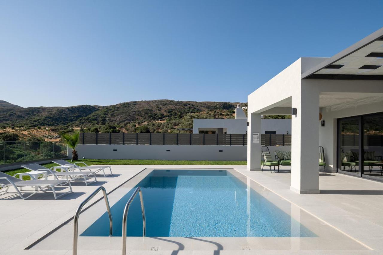 Eolides Villas , Quite Idyll Of Rural Bliss,By Thinkvilla Lambiní 외부 사진